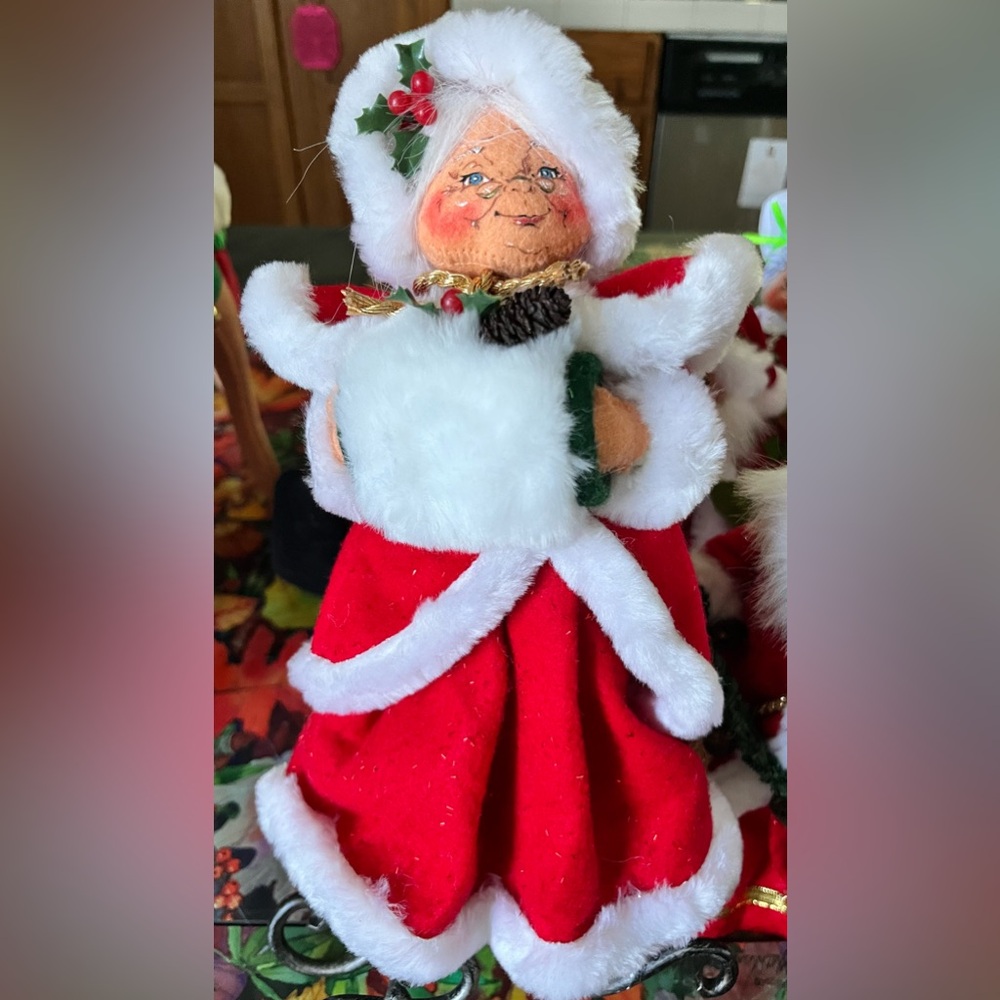 Mrs Claus With Hand Warmer